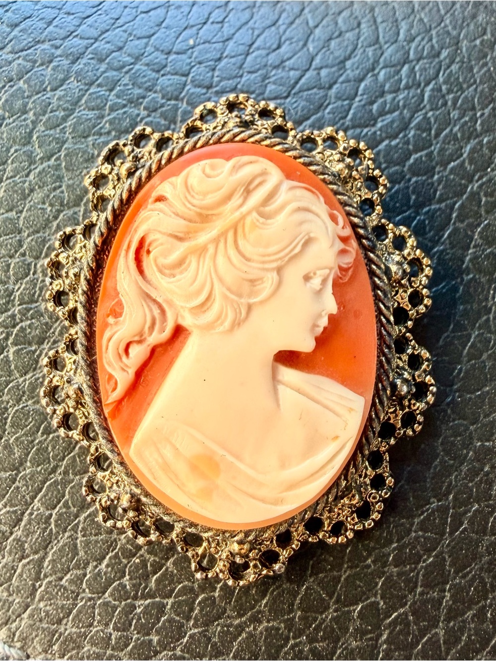 Classic Pink/Cream Cameo Brooch - Elegant Women's Jewelry
